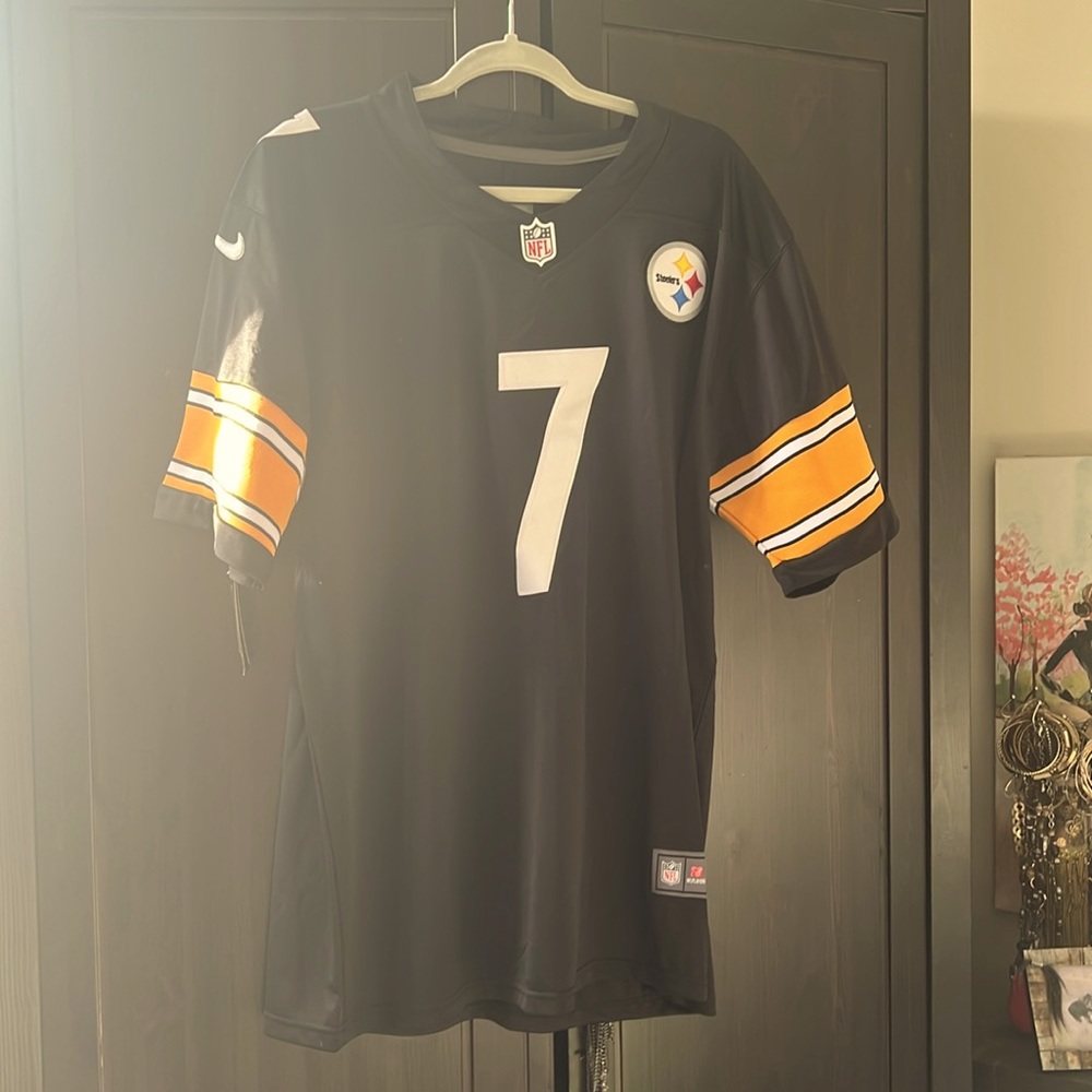 Rothlisberger 7 jersey.